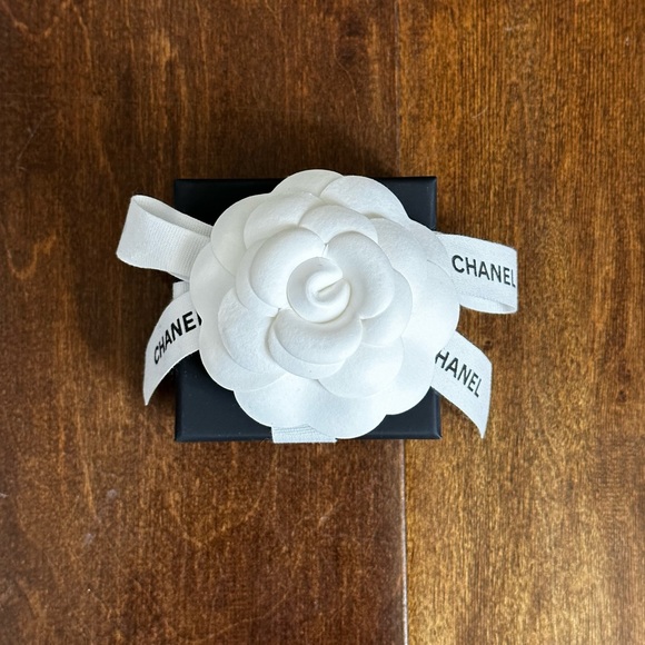 ** SOLD ** Chanel Earrings - Picture 10 of 12